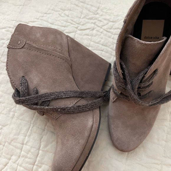 Dolce Vita size 7.5 suede like new - Picture 10 of 11